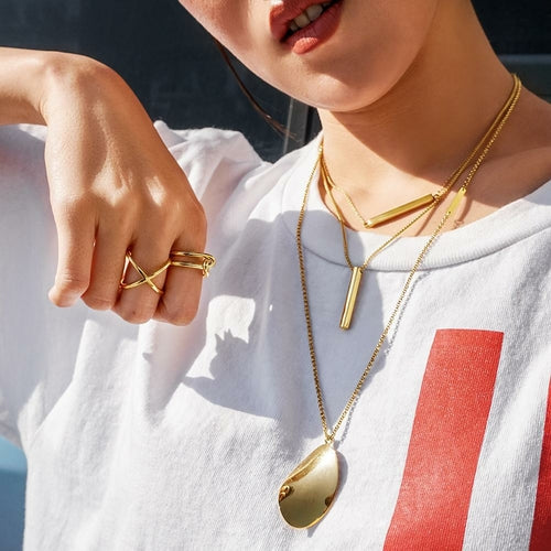 Gold Skinny Crisscross Band Ring ORIZON