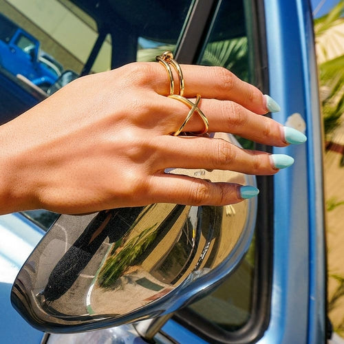 Gold Skinny Crisscross Band Ring ORIZON